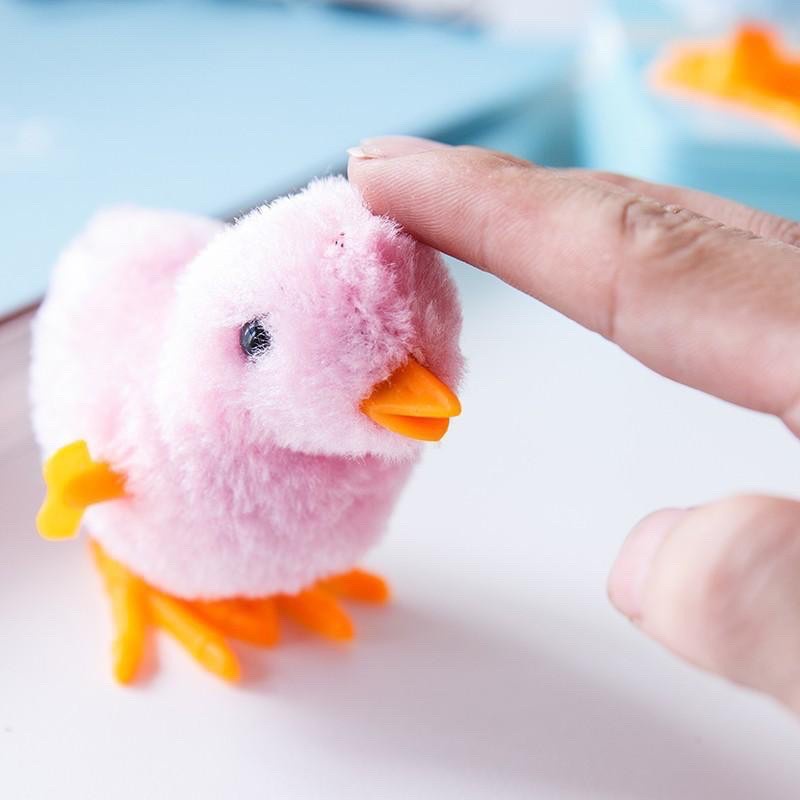 Đồ chơi vặn cót gà con nhảy lon ton tìm mẹ vui nhộn cho bé