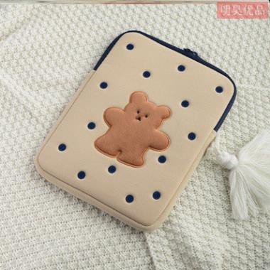 Túi đựng laptop chống sốc dày lót lông họa tiết gấu chấm bi siêu yêu 2021 | BigBuy360 - bigbuy360.vn