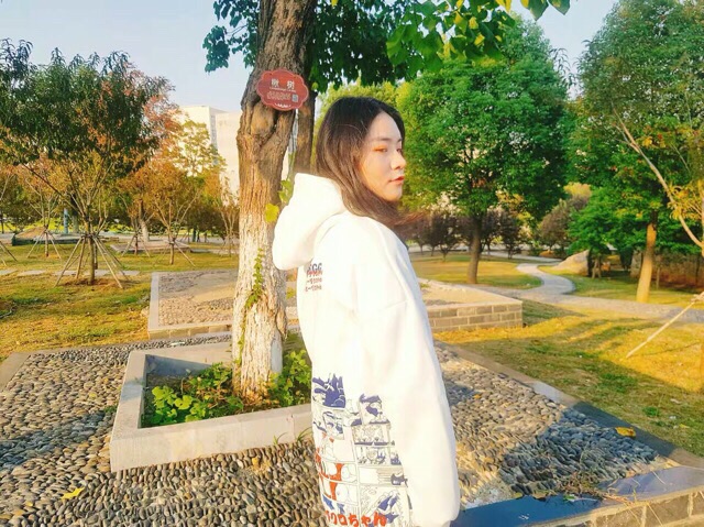 [Có sẵn] Áo hoodie trắng hoạt hình ulzzang | BigBuy360 - bigbuy360.vn