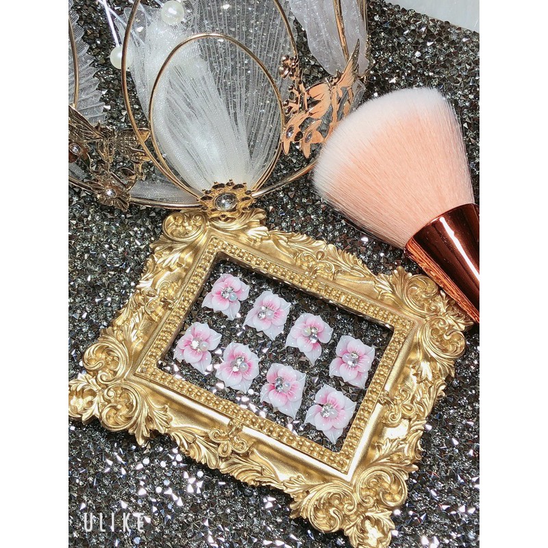 hoa ngắn móng chân