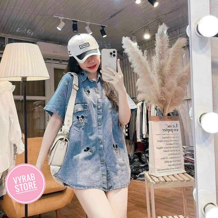 Áo Sơ Mi Jean Tay Ngắn Cổ Bẻ Có Túi In Hình Con Chuột Mickey Form Rộng Chất Vải Dày Dặn Siêu Đẹp