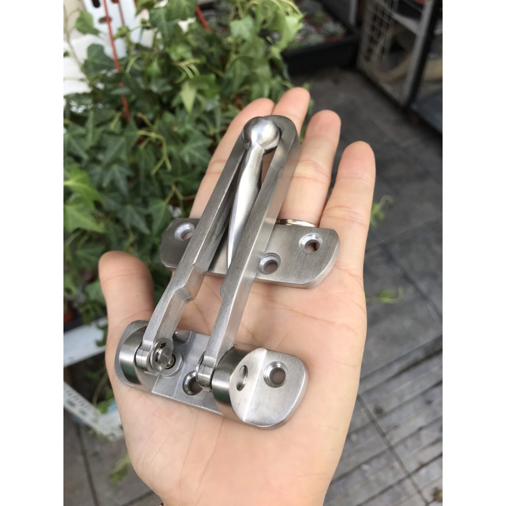 Chốt an toàn mở hé cửa inox 304 dày 1cm đúc