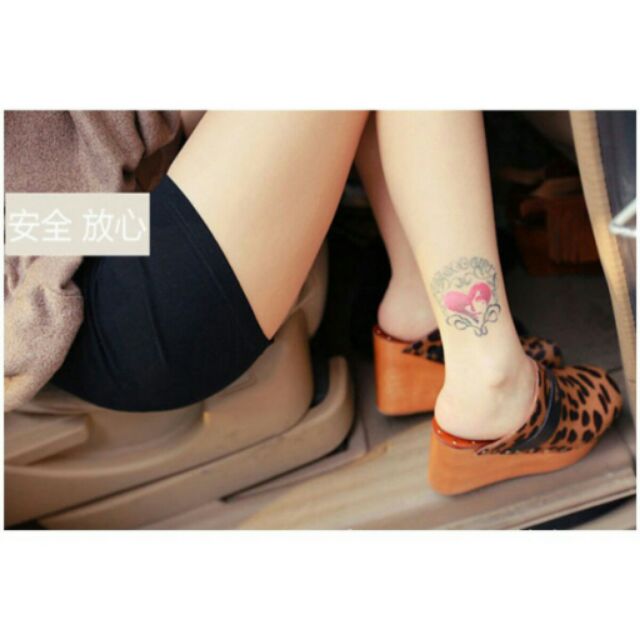 Quần đùi bầu mặc trong váy