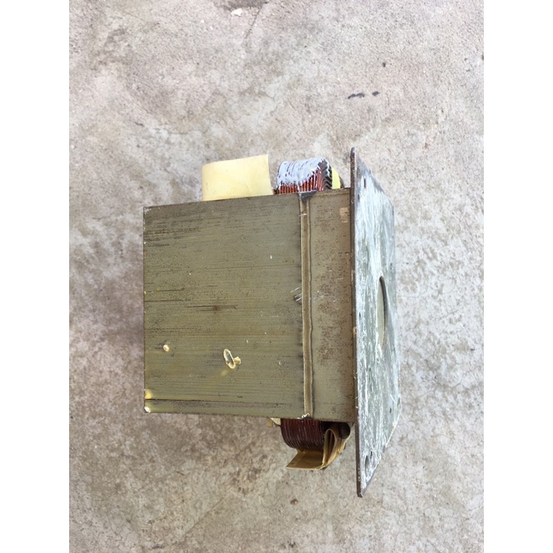 Biến áp lò vi sóng đã đục sẵn