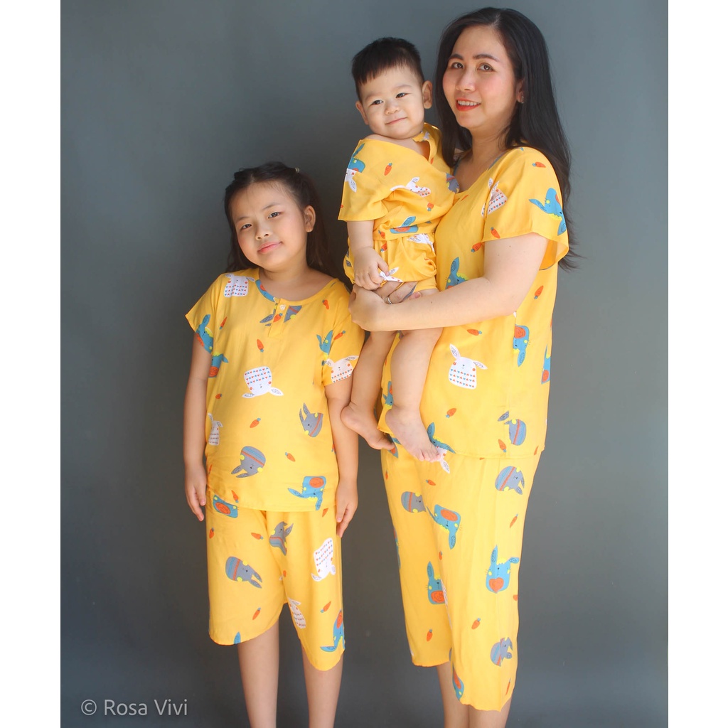 Đồ bộ mặc nhà cho bé trai bé gái và mẹ Rosa Vivi vải tole lanh tay ngắn quần lửng họa tiết và màu sắc dễ thương