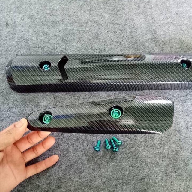 Ốp pô spark carbon.