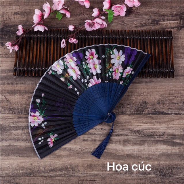 Quạt cổ trang dây tuyến - Quạt xếp lụa đep