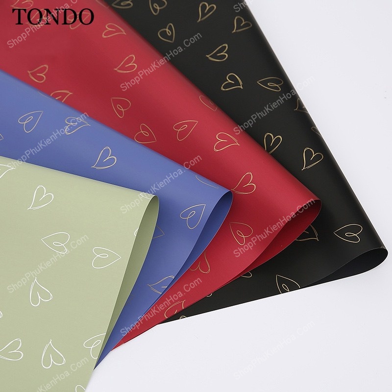Giấy bó hoa hoạ tiết trái tim, gói quà, bó hoa sáp hoa tươi