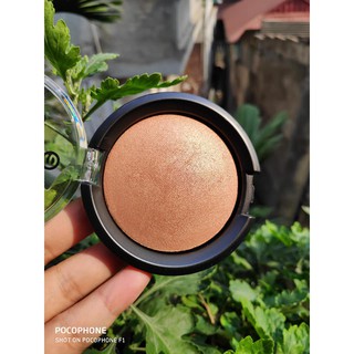 Phấn tạo khối Essence pure Nude Sunlight