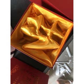 Hộp đựng ấm chén làm quà tặng