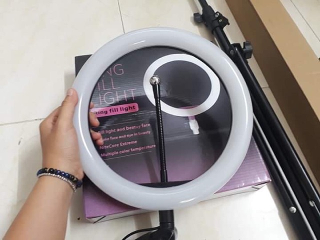 Đèn livestream bán hàng size 26CM kèm chân thép 2m hỗ trợ livestream quần áo, mỹ phẩm, phụ kiện, makeup,...