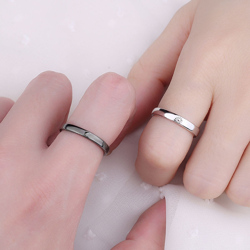 Nhẫn màu trắng đen thời trang cho cặp đôi
