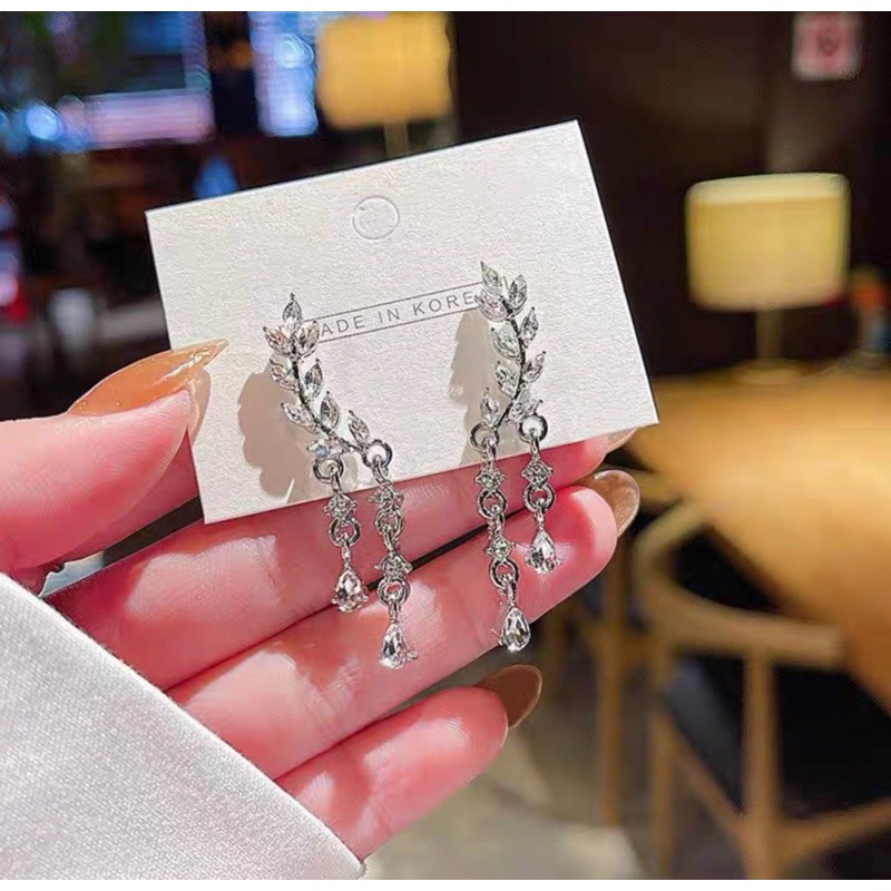 Khuyên tai xịn sò đá. Chất liệu hợp kim chống rỉ