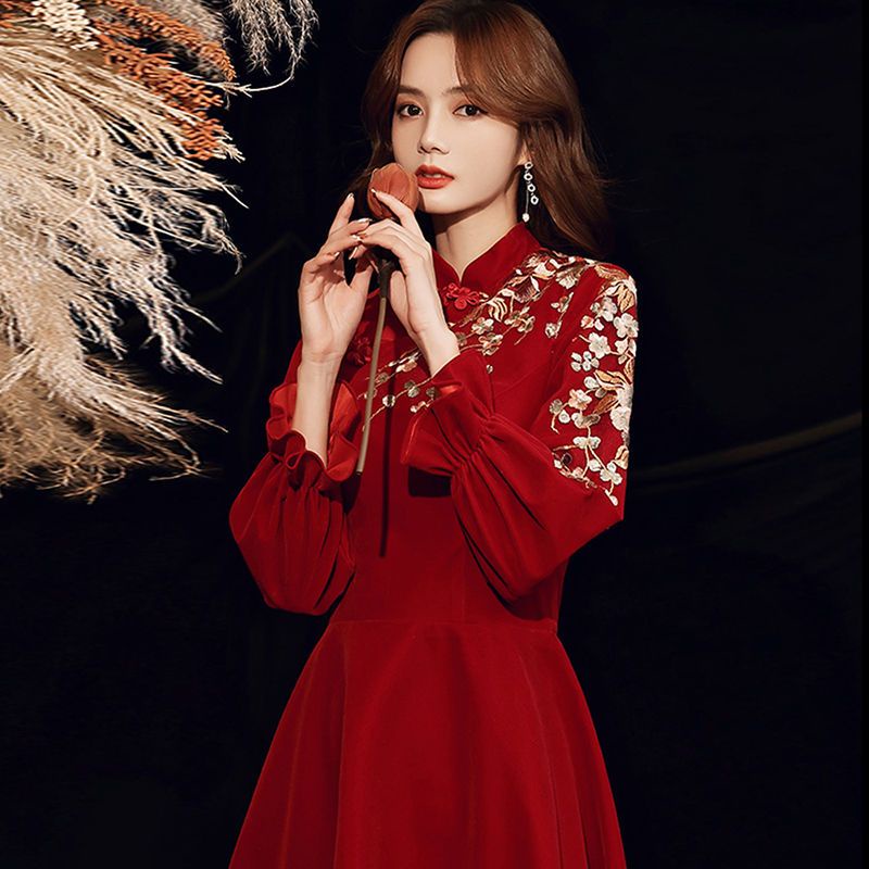 Sườn Xám Tay Dài Màu Đỏ Rượu Phong Cách Trung Hoa Mới 2020 Cho Cô Dâu