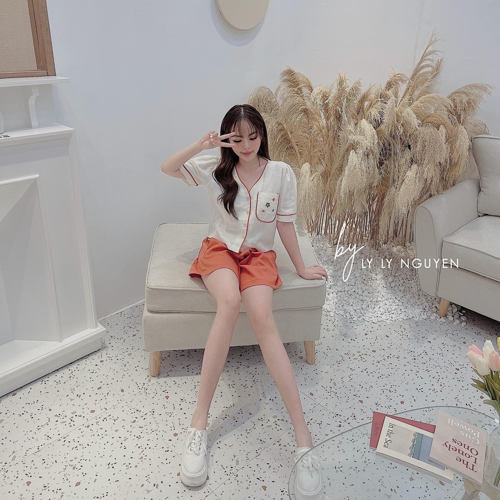 Set Bộ Đũi Tơ Cổ Vuông Thêu Hoa Cam Siêu Xinh | BigBuy360 - bigbuy360.vn