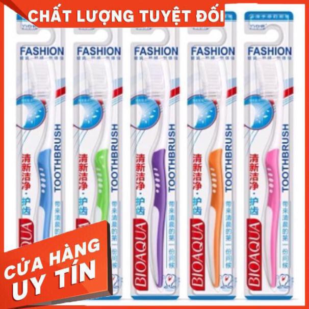 Bàn chải đánh răng người lớn