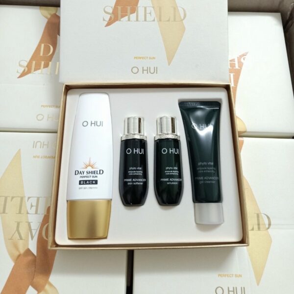 [Bán Siêu Chạy] Set Kem Chống Nắng OHUI Day Shield Sun Black SPF 50+++, Lớp nền mỏng mịn, không nhờ da