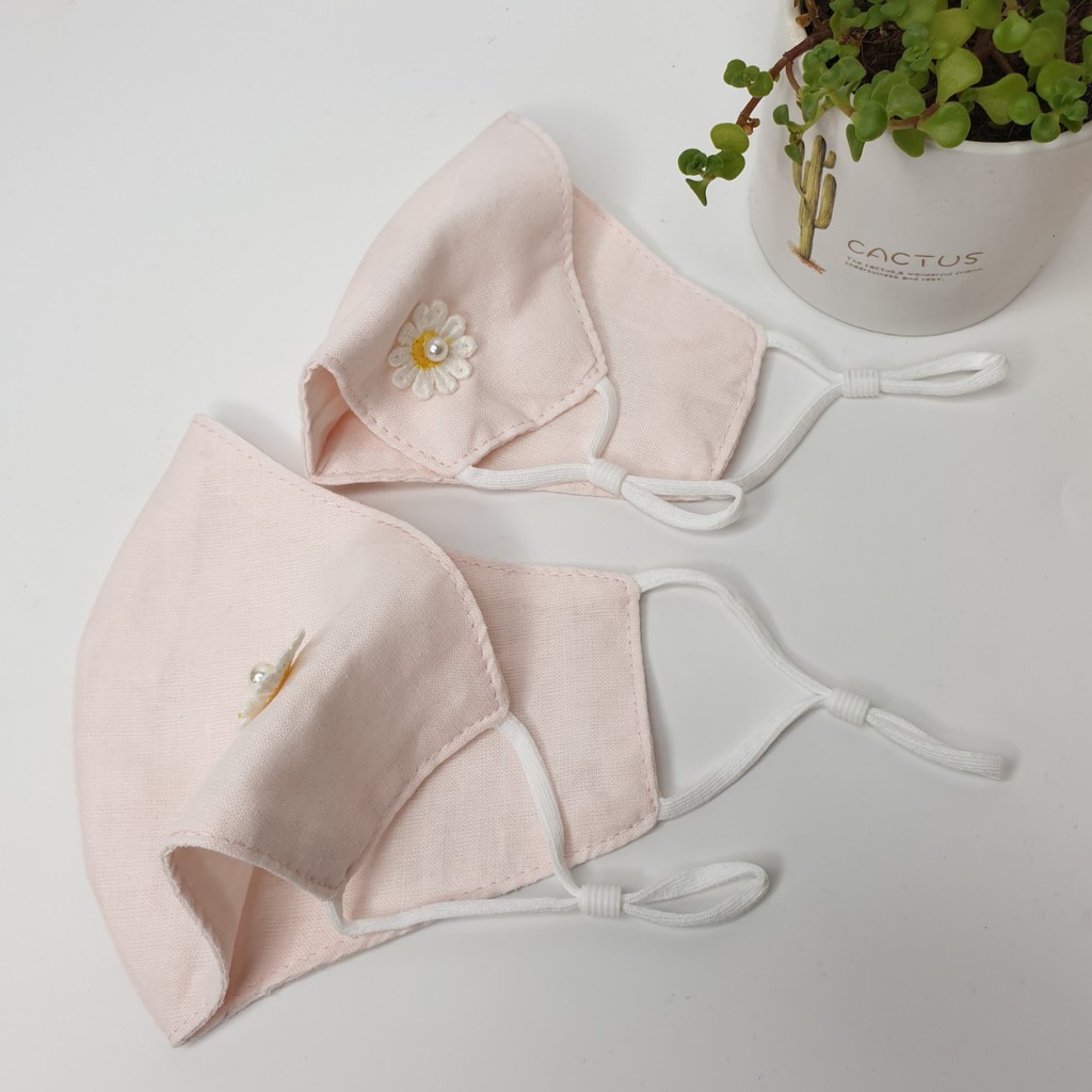 02 cái Khẩu trang vải linen đính hoa DH2C cho mẹ và bé