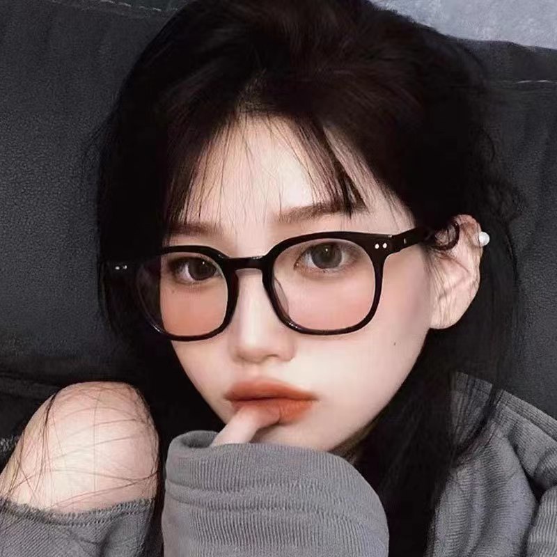 Mắt Kính Gọng Đen Trong Suốt Phong Cách Hàn Quốc Dễ Phối Đồ