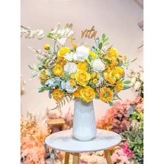 Bình hoa gốm sứ gân kẻ dọc 2 màu đen và hồng