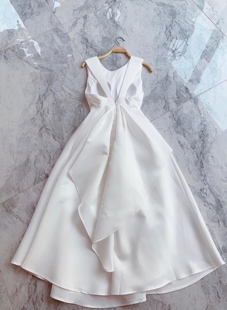 Váy trắng hàng tk