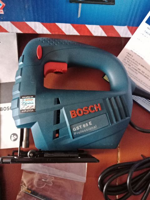 400W Máy cưa lọng Bosch GST 65 E