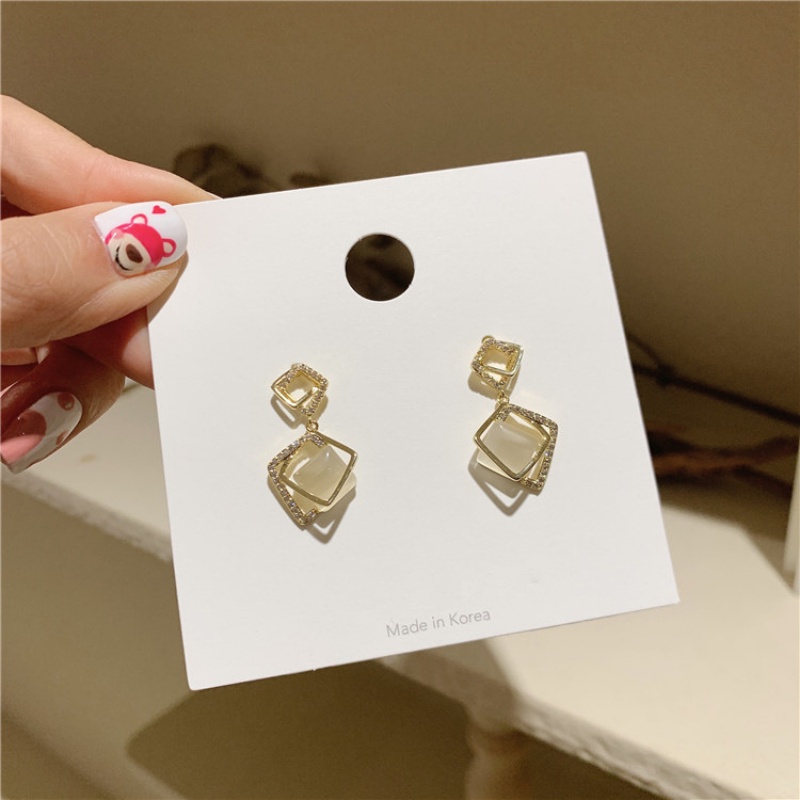 Khuyên Tai Hình Thoi Đính Đá Đơn Giản Cá Tính