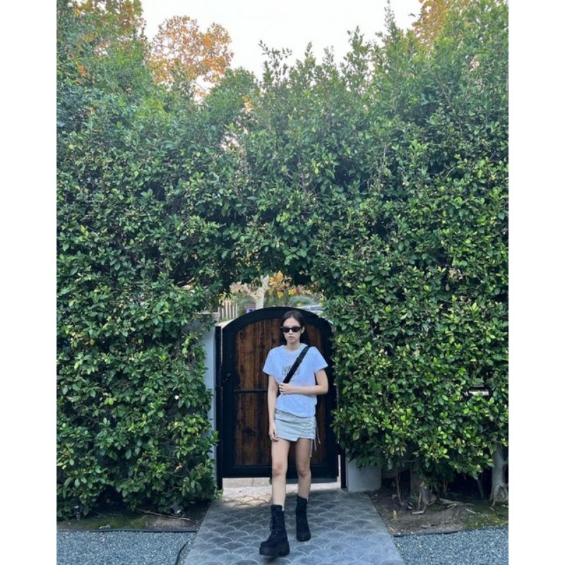 Áo phông Marithe Unisex giống Jennie BLACKPINK và Beomgyu TXT