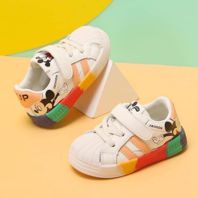 Giày Mickey vẩy sơn cho bé