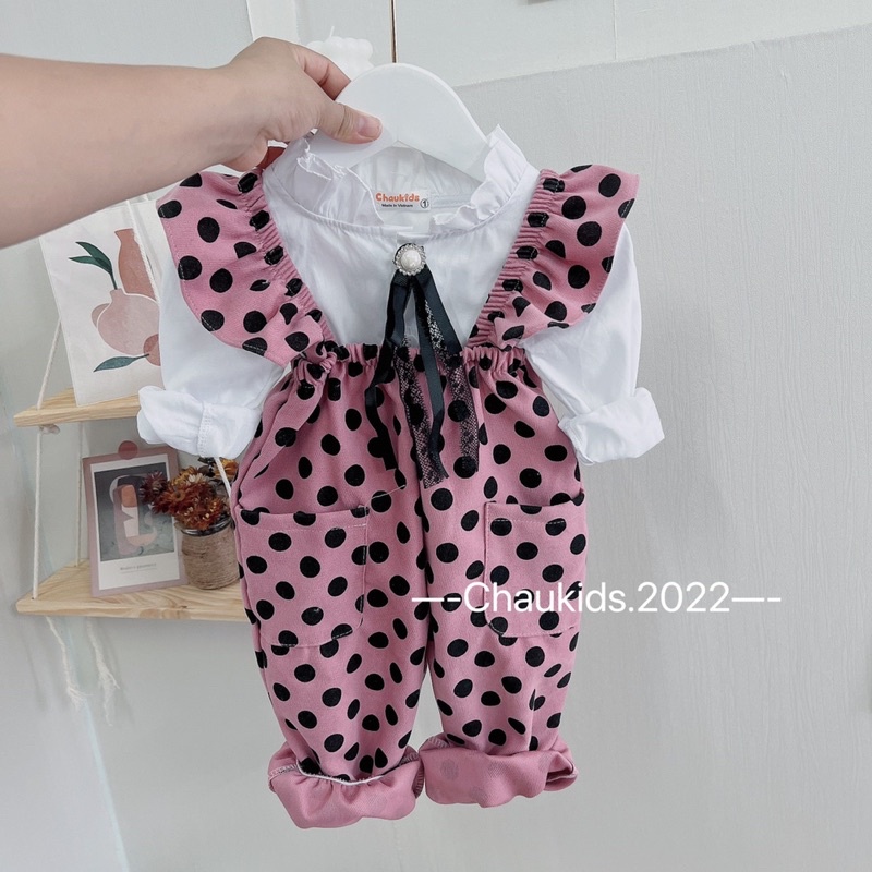 Set yếm nhung bi kèm áo cho bé gái