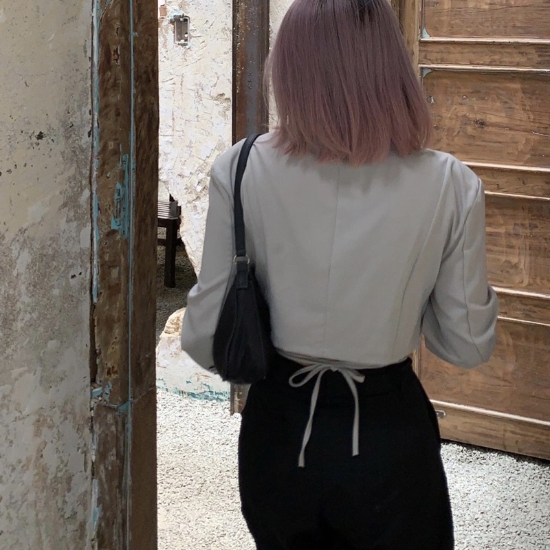 Áo khoác vest dáng ngắn cách điệu một kích cỡ | BigBuy360 - bigbuy360.vn