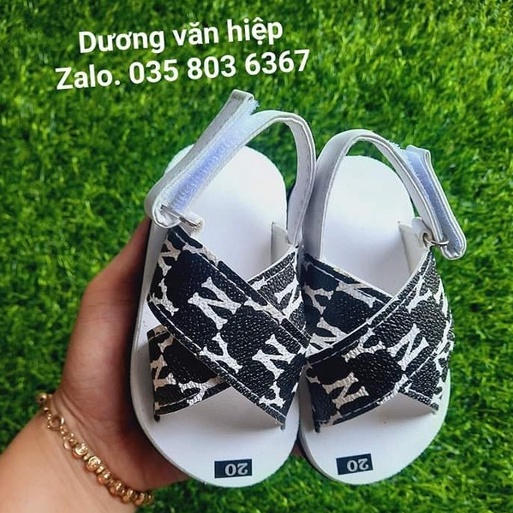 Sandal mềm cao cấp thoải mái chống trượt cho bé