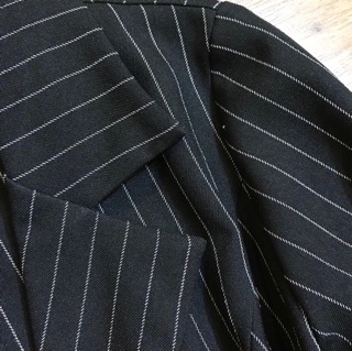 Đầm cổ vest