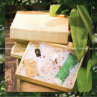 Hộp quà được làm bằng mành tre