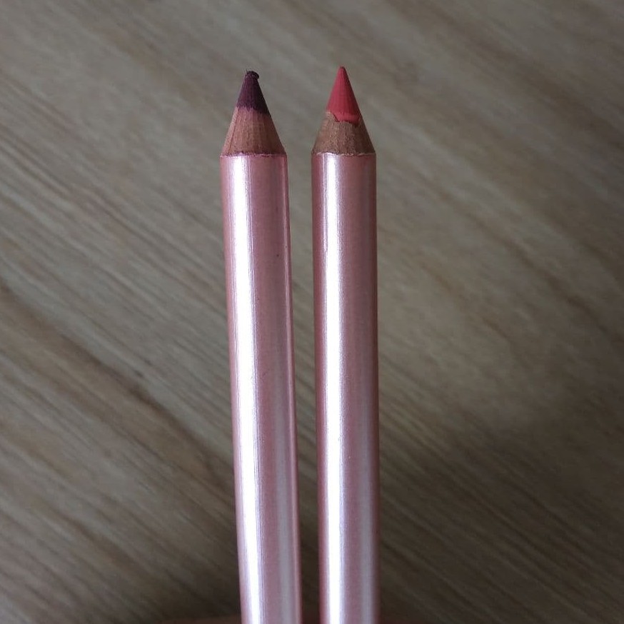 Chì Kẻ Viền Môi Vacosi Natural Studio Lipnier Pencil