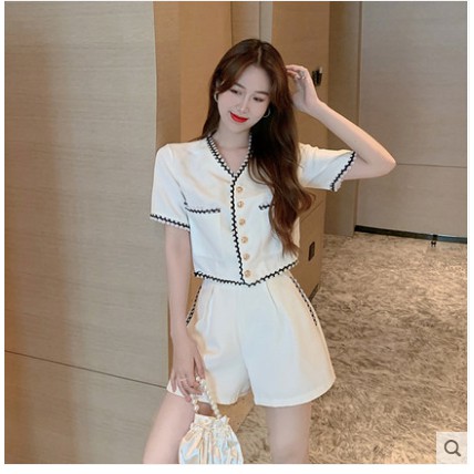 Set đồ nữ cổ yếm sang chảnh cho chị em ngày hè 🦋