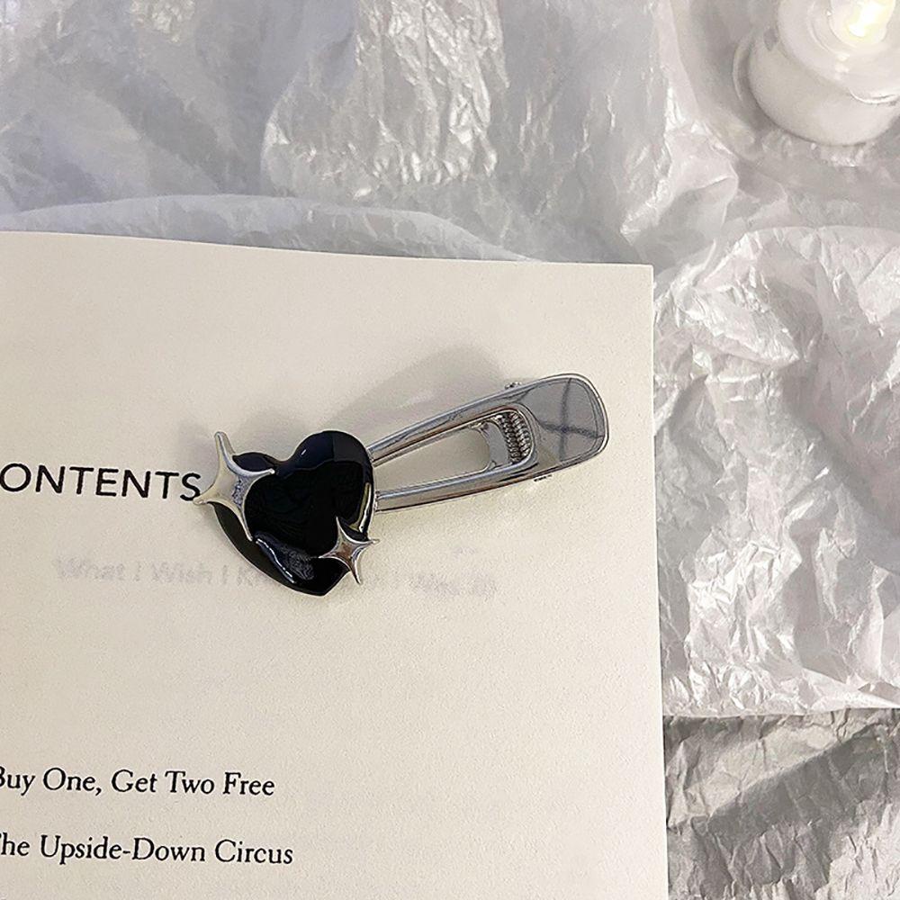 Kẹp Tóc Hình Hoa / Dâu Tây Đơn Giản Dễ Thương Cho Nữ