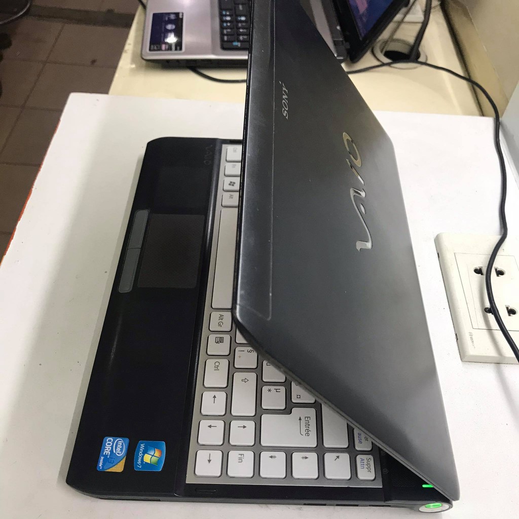 Máy Laptop Sony Vaio VPC-Y216FX Intel Core i3-330UM 1.20ghz, 4gb ram, 320gb hdd, Vga Intel HD Graphics, 13.3 inch Rẻ bền | WebRaoVat - webraovat.net.vn