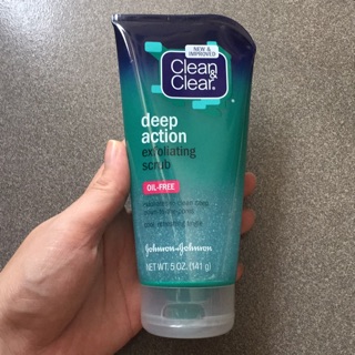 Sữa rửa mặt Clean & Clear deep action Exfloliating scrub (141g) - made in Canada