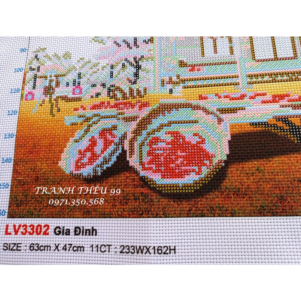 Tranh thêu chữ thập Gia Đình I 63x47cm I LV3302