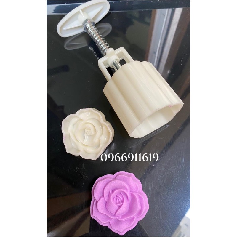 khuôn trung thu 50 gam hoa hồng 1 mặt nhấn