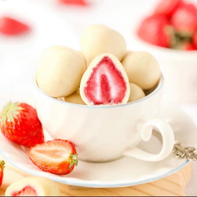 socola bọc dâu Tây sấy lạnh | BigBuy360 - bigbuy360.vn