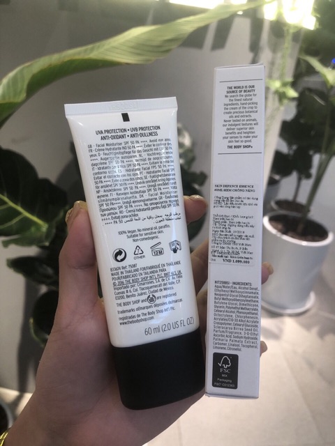 Kem chống nắng The Body Shop Skin Defense Multi-Shield Essence Spf50 60ml