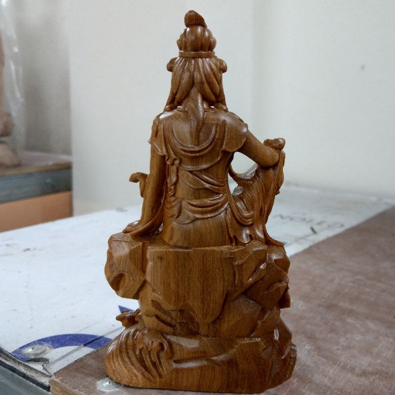 Quan Âm Tự Tại - Gỗ Bach Xanh - Cao 15cm