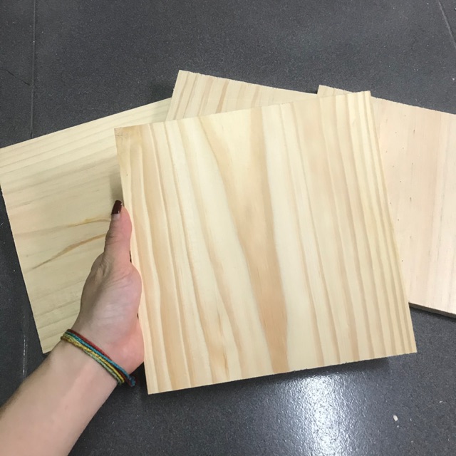 Miếng gỗ thông 20 x 20cm
