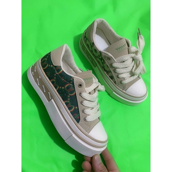 GIÀY THỂ THAO QUANG CHÂU VIỀN  MÀU CHỮ ĐẸP EH25