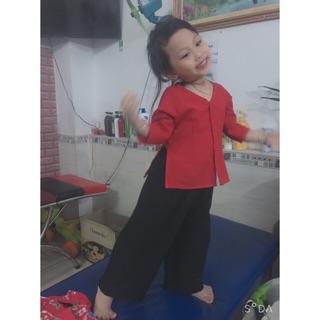 Bộ bà ba cho bé hình thật tự chụp