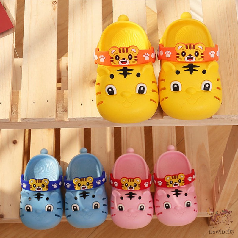 Dép Đi Biển Đế Mềm Chống Trượt Thoải Mái Thời Trang Mùa Hè Hàn Quốc Cho Bé