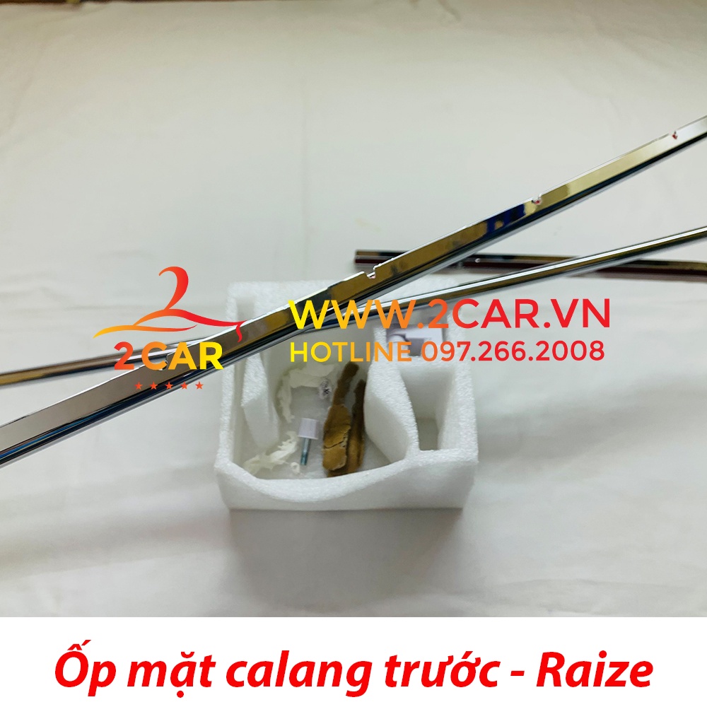 Ốp mặt Ca Lăng, calang dưới xe Toyota Raize 2021- 2022, Thanh Bên dưới biển số- ốp lưới tản nhiệt