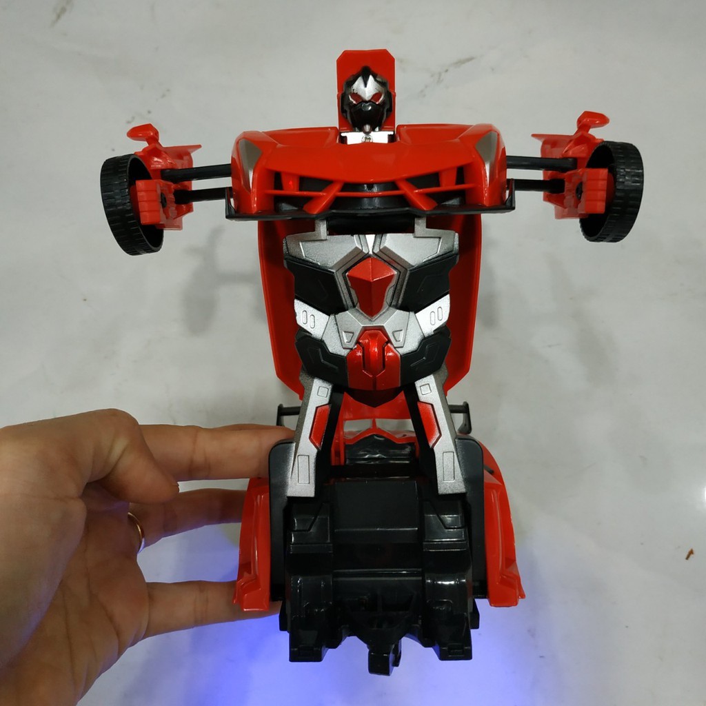 Xe Ô Tô Điều Khiển Từ Xa, Biến Hình Thành Robot . Các Bé sẽ mê ngay đấy ạ.